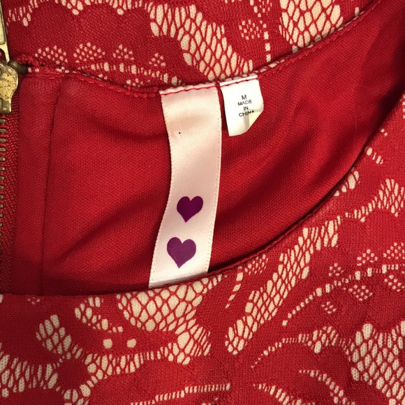 Red and beige lace pattern dress - Picture 4 of 7